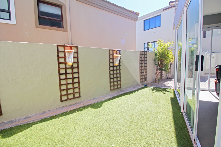 4 Bedroom Property for Sale in Calypso Beach Western Cape